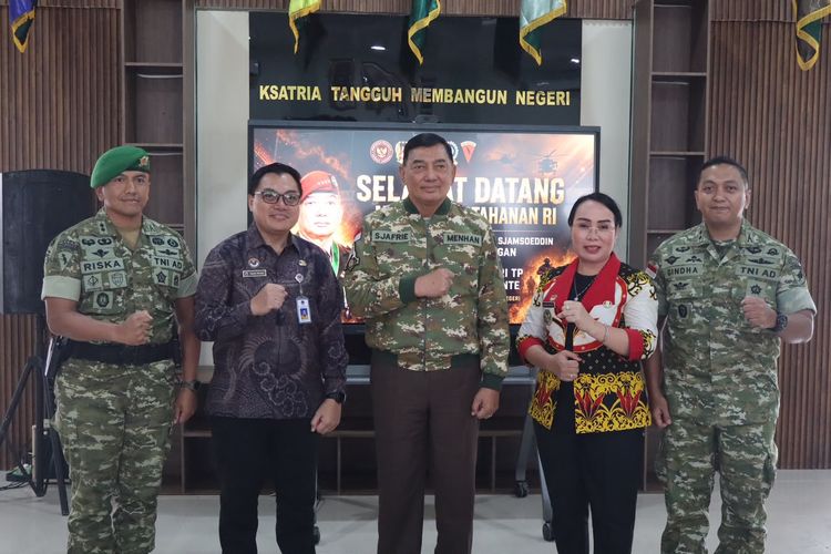 Menhan Tinjau Perbatasan Entikong, Infrastruktur Jalan dan Operasional Terminal Barang Jadi Perhatian