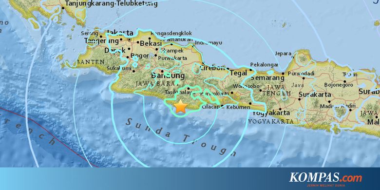 Gelombang Air Laut Pertanda Tsunami Tak Terlihat Di Pantai