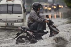 Jakarta Diguyur Hujan Deras, Genangan di Mana-mana