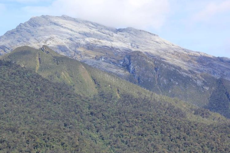 Kondisi pegunungan yang ada di Kabupaten Pegunungan Bintang, Papua, saat cauca sedang cerah
