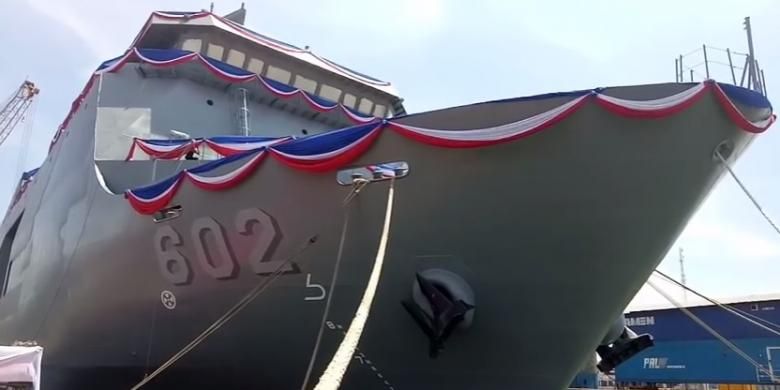 PT PAL Indonesia meluncurkan dua kapal perang yakni jenis Strategic Sealift Vessel (SSV) Davao Del Sur-602 ekspor kedua untuk Filipina, Kamis (29/9/2016).