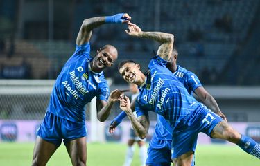 Strategi Persib Mencetak Gol Saat DDS dan Ciro Dikunci Lawan