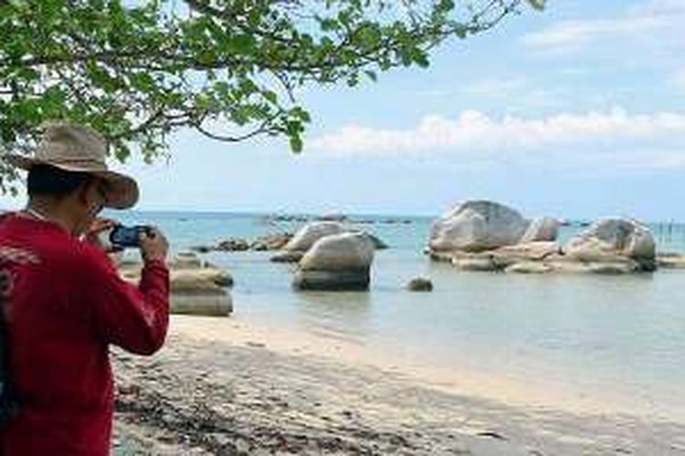 Salah satu sisi Pulau Seliu di pesisir barat Belitung, Kepulauan Bangka Belitung. Selama ini, pelancong terkonsentrasi pada obyek-obyek wisata di pesisir selatan Belitung. Padahal, pulau itu punya banyak obyek wisata lain, seperti Pulau Seliu.