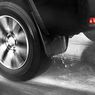 Mengalami Aquaplaning Saat Mengemudi, Jaga Setir Agar Tetap Lurus