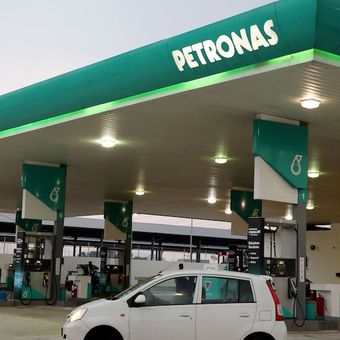 Perusahaan energi nasional Malaysia, Petroliam Nasional Berhad (Petronas), akan melakukan pemutusan hubungan kerja (PHK) terhadap sekitar 10 persen dari total pegawainya
