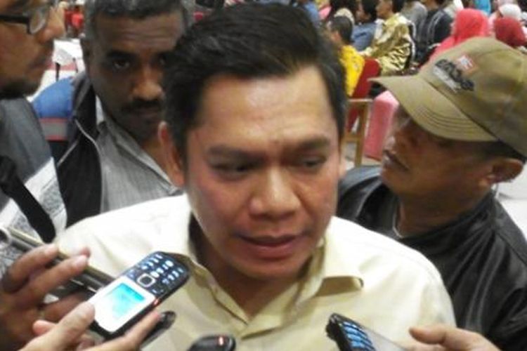 Politisi Partai Golkar, Adies Kadir siap maju Pilwali Kota Surabaya 2015.