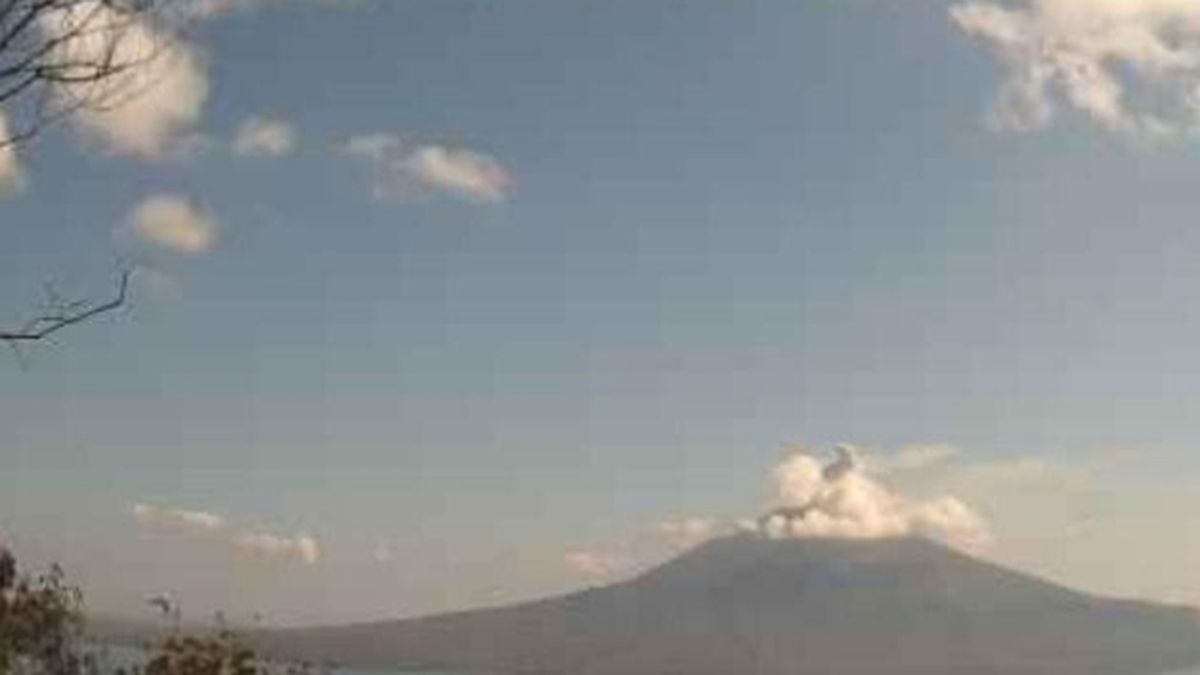 Mencekam! Gunung Ile Lewotolok Membara, 291 Letusan Sepanjang Hari 52 6884582a9e8fe