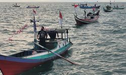 Peringkat Kesehatan Laut Indonesia Naik, tapi Nelayan Kecil Masih Belum Sejahtera