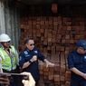 55 Kontainer Berisi Kayu Ilegal Diamankan di Surabaya