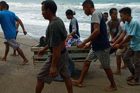 Warga Sakit Dievakuasi Pakai Gerobak Lewati 5 Sungai dan Pantai, Ini Penjelasan Dinkes