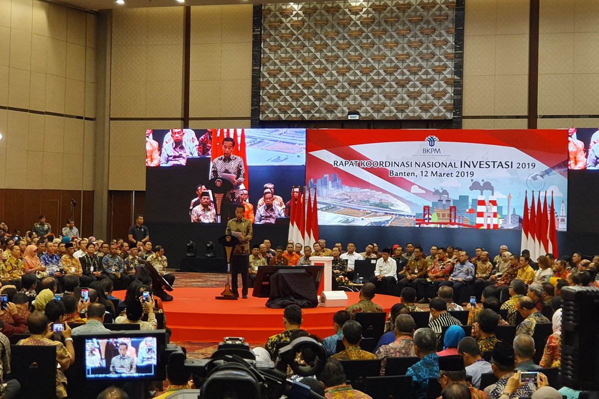 Presiden Jokowi saat membuka Rapat Koordinasi Nasional Investasi 2019 di Indonesia Convention Exhibition (ICE), Tangerang Selatan, Selasa (12/3/2019). 