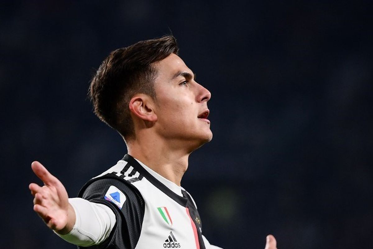 Paulo Dybala melakukan selebrasi usai mencetak gol pada laga Juventus vs AC Milan di Allianz Stadium, Minggu (10/11/2019) atau Senin dini hari WIB.