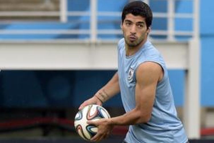 Striker tim nasional Uruguay, Luis Suarez. 