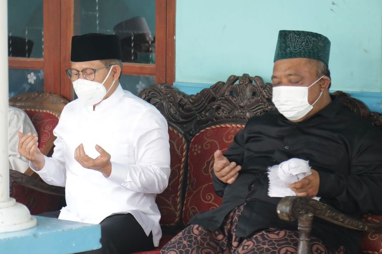 Wakil Ketua Dewan Perwakilan Rakyat (DPR) Republik Indonesia (RI) Abdul Muhaimin Iskandar saat menyambangi Ponpes Miftahul Khairat, Desa Manggungjaya, Kecamatan Cilamaya Kulon, Kabupaten Karawang, Selasa (22/2/2022).

