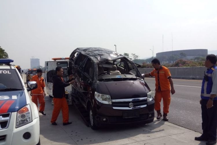 Kecelakaan tunggal di Tol Jagorawi KM 36+600, Sentul, Kabupaten Bogor, sebabkam tiga orang tewas, Minggu (15/9/2019).