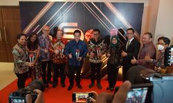 Komitmen Jadi Agen Pembangunan, MIND ID Raih Outstanding CSR Leader
