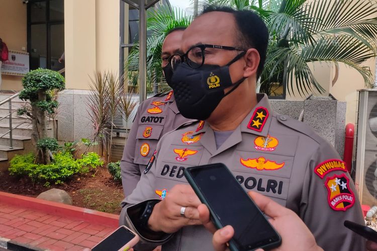 Kepala Divisi Humas Polri Irjen Pol Dedi Prasetyo saat ditemui di Mabes Polri, Jakarta, Senin (6/12/2021).