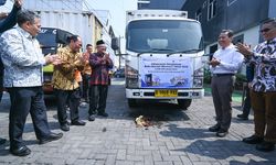 Pemerintah Serahkan 5,5 Juta Buku untuk Sekolah dengan Literasi Rendah