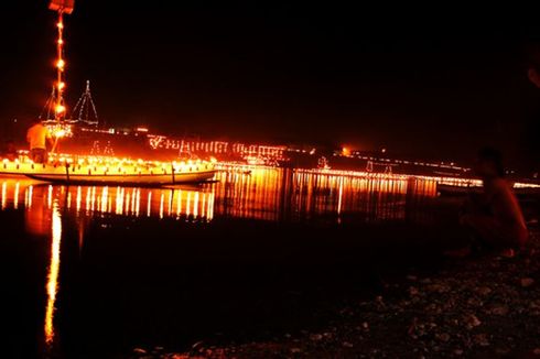 Tradisi Tumbilotohe, Saat 1 Juta Lampu Tradisional Menyala di Pantai Sambut Idul Fitri