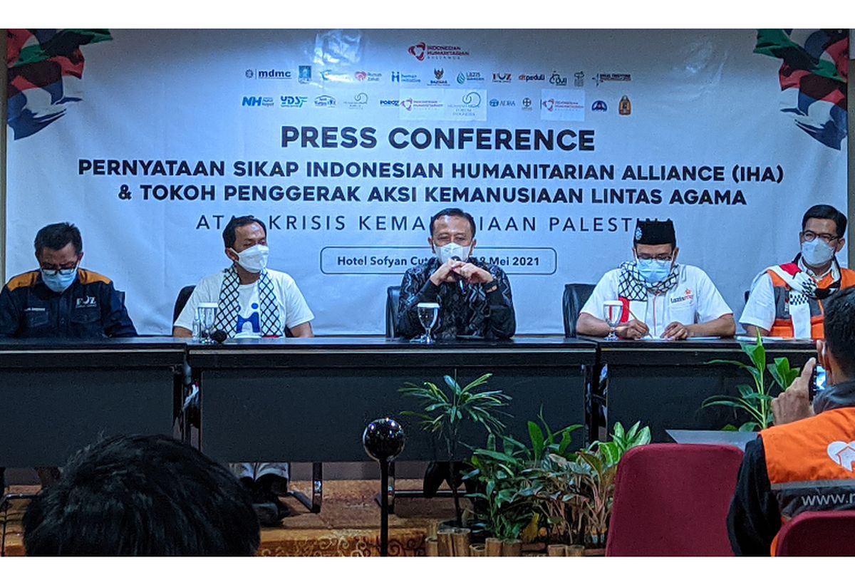 Konferensi Pers pernyataan sikap Indonesian Humanitarian Alliance (IHA) berserta sejumlah tokoh agama lintas agama terhadap konflik Israel dan Palestina