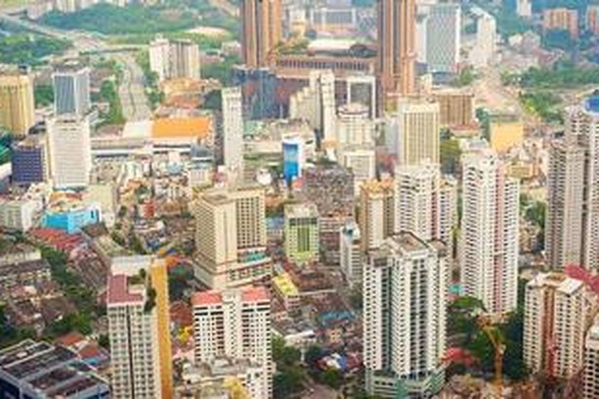 Jumlah orang Indonesia yang berniat membeli properti di luar negeri mulai bertambah. Tiga besar negara pilihan mereka adalah Singapura, Australia, dan Malaysia.