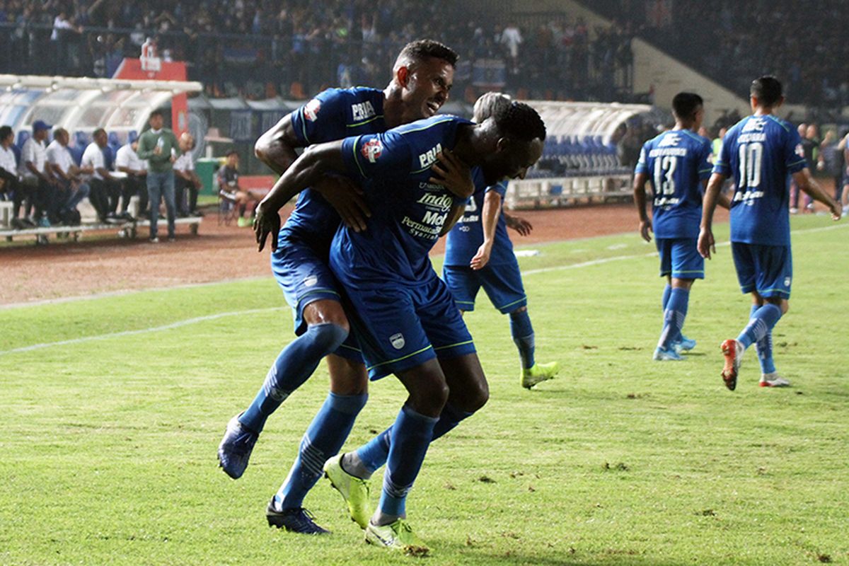 Duet penyerang Persib Bandung, wander Luiz dan Geoffrey Castillion.