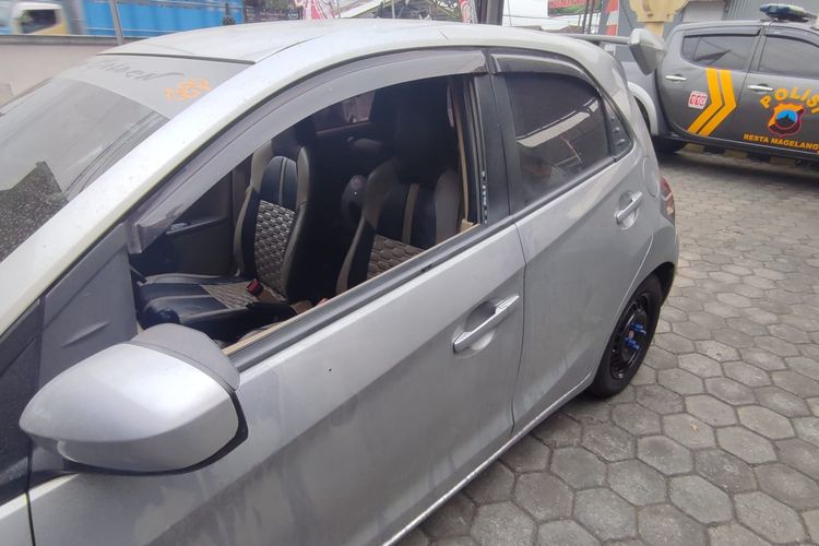 Ditinggal Makan Bakso, Kaca Mobil Warga Magelang Dipecah dan Uang Rp 150 Juta Raib