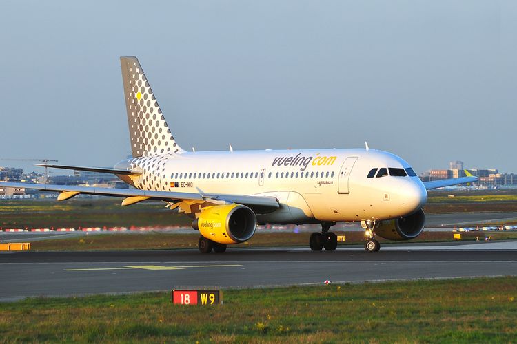 Pesawat milik maskapai penerbangan Vueling Airlines.