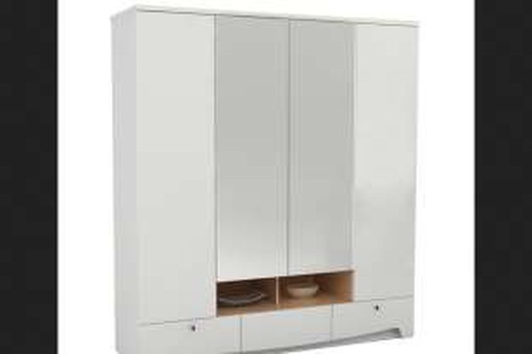 Banyak yang memilih warna netral, seperti putih, hitam, abu-abu, kuning gading, atau coklat untuk lemari pakaian di kamar. Pasalnya, warna netral memang aman untuk dipadupadankan dengan apapun.