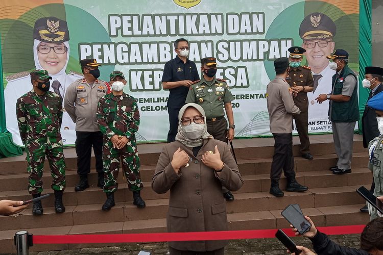 Bupati Bogor Ade Yasin usai pelantikan kepala desa di Lapangan Tegar Beriman, Cibinong, Kabupaten Bogor, Jawa Barat, Jumat (5/2/2021).