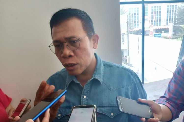 Anggota Komisi III DPR RI Fraksi PDI-P, Masinton Pasaribu, saat ditemui dalam diskusi bertajuk KPK dan Revisi Undang-undangnya di Cikini, Jakarta Pusat, Sabtu (7/9/2019).  