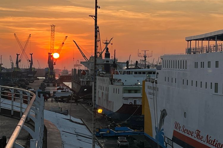 Harga Tiket dan Jam Buka Surabaya North Quay, Spot Sunset di Kota Pahlawan