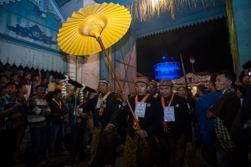 Mengapa di Masyarakat Jawa Ada Ritual Mencuci Benda Pusaka Saat Bulan Suro?