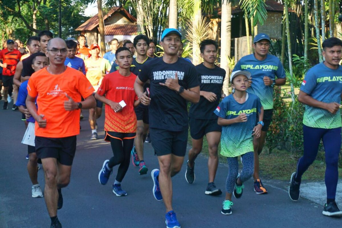 Keceriaan peserta lari 3 Km di acara roadshow The Tour Borobudur Marathon 2019 di Yogyakarta Minggu (05/05/2019)