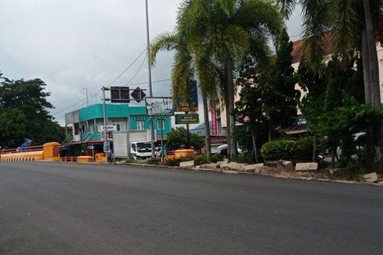 Jalan Adinegoro, Padang, tempat sebelumnya berdiri Tugu Linggarjati. 