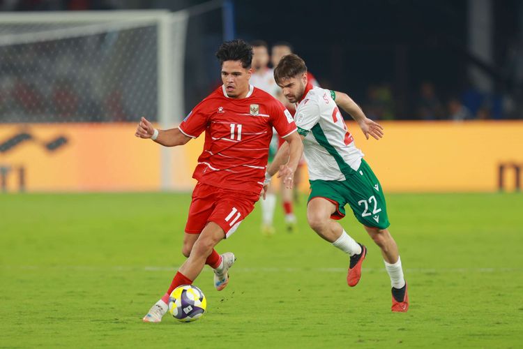 Pemain Timnas Indonesia Ragnar Oratmangun beraksi dalam laga Final FIFA Series 2026 antara Indonesia vs Bulgaria di Stadion Gelora Bung Karno, Jakarta, Senin (30/3/2026). Bulgaria menang 1-0 atas Indonesia.
