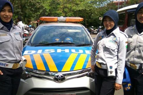 Tertibkan Parkir, Dishub Kota Malang Rekrut Petugas Wanita