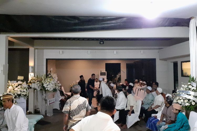 Suasana rumah Bunga Citra Lestari atau BCL di tahlilan hari ke-3 Ashraf Sinclair di kawasan Pejaten Barat, Jakarta Selatan, Kamis (20/2/2020). 