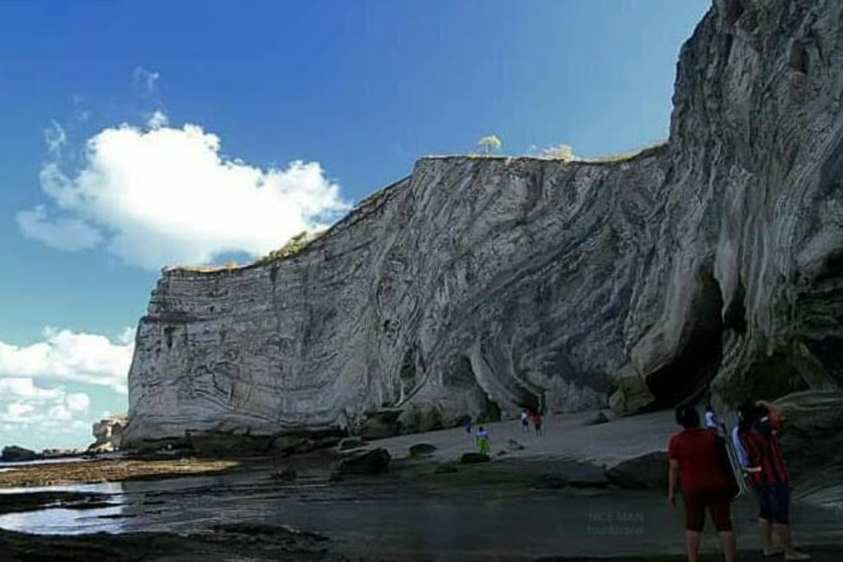 Watu Parunu Beach, Lainunjuk Village, Wulla Waijelu District, East Sumba, East Nusa Tenggara.