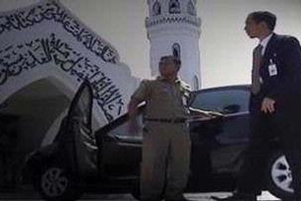 Jokowi mengunjungi masjid al Wustho di Solo.