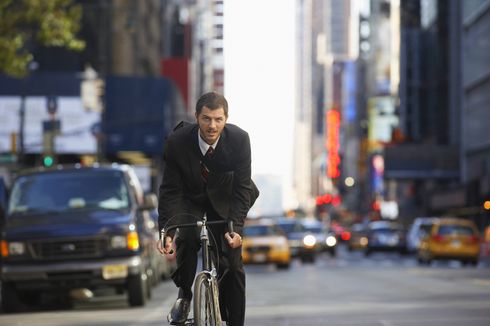 Studi Baru: Jalan dan Bersepeda ke Kantor Kurangi Risiko Kematian Dini