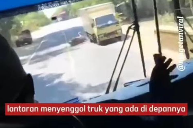 KECELAKAAN-Tangkapan layar video viral detik-derik kecelakaan beruntun di Madiun 
