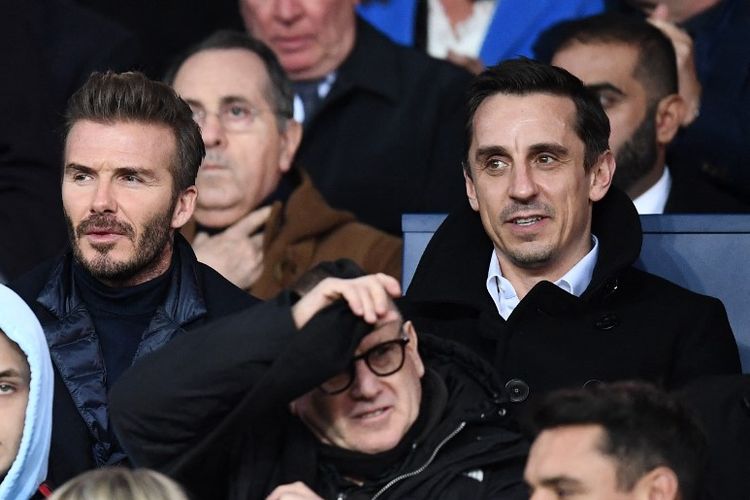 Gary Neville bersama David Beckham saat menghadiri laga Liga Champions PSG vs Real Madrid pada 6 Maret 2018.