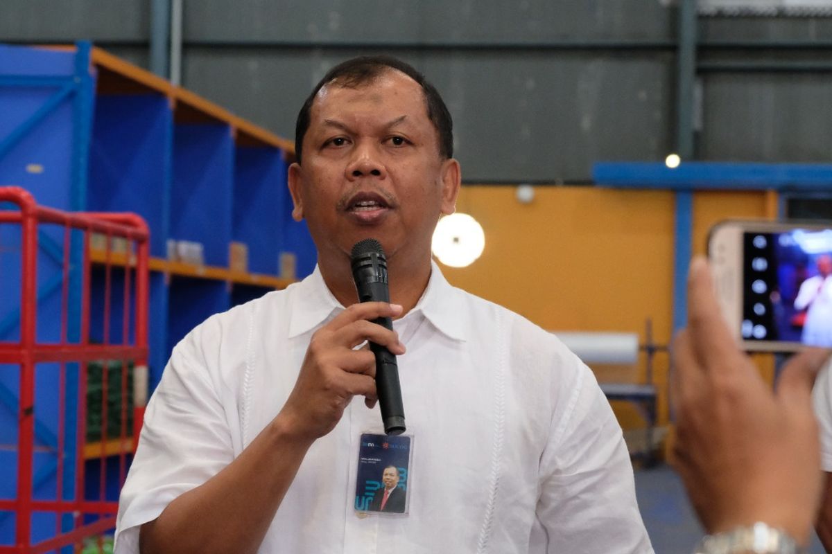 Sekretaris Perusahaan Perum Bulog Awaludin Iqbal. Bulog menjelaskan kerja sama pihak ketiga selama penyaluran beras bantuan presiden itu.