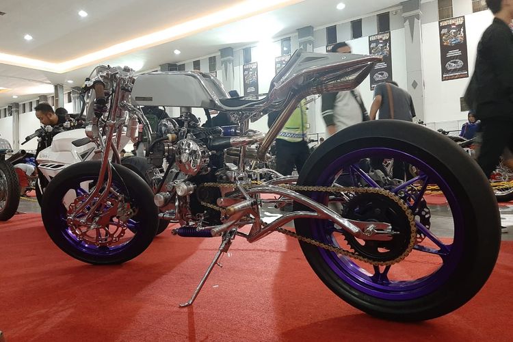 Kawasaki Binter Merzy bergaya cafe racer yang dibekali supercharger