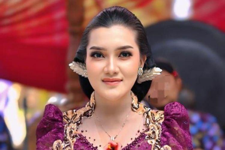Kisah Yheni, Sinden Muda Asal Pati Selalu Tampil Semangat dan Bangga Melestarikan Budaya