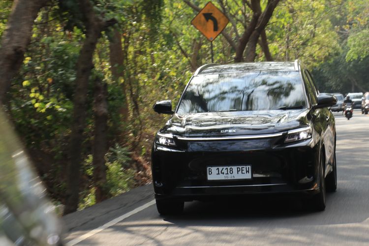 Fitur yang Jadi Modal DFSK E5 Plus Bersaing di Segmen SUV PHEV