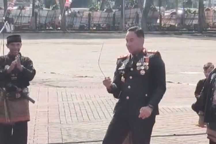 Siapa Sangka, Calon Kapolri Komjen Suyudi Pernah Debus dan Bengkokkan Golok