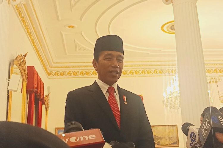 Presiden Joko Widodo saat memberikan keterangan pers di Istana Negara, Jakarta, Senin (14/8/2023).