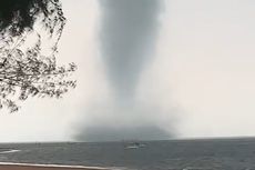 Fenomena Waterspout Muncul di Pantai Slopeng Sumenep, Nelayan dan Pengunjung Pantai Panik